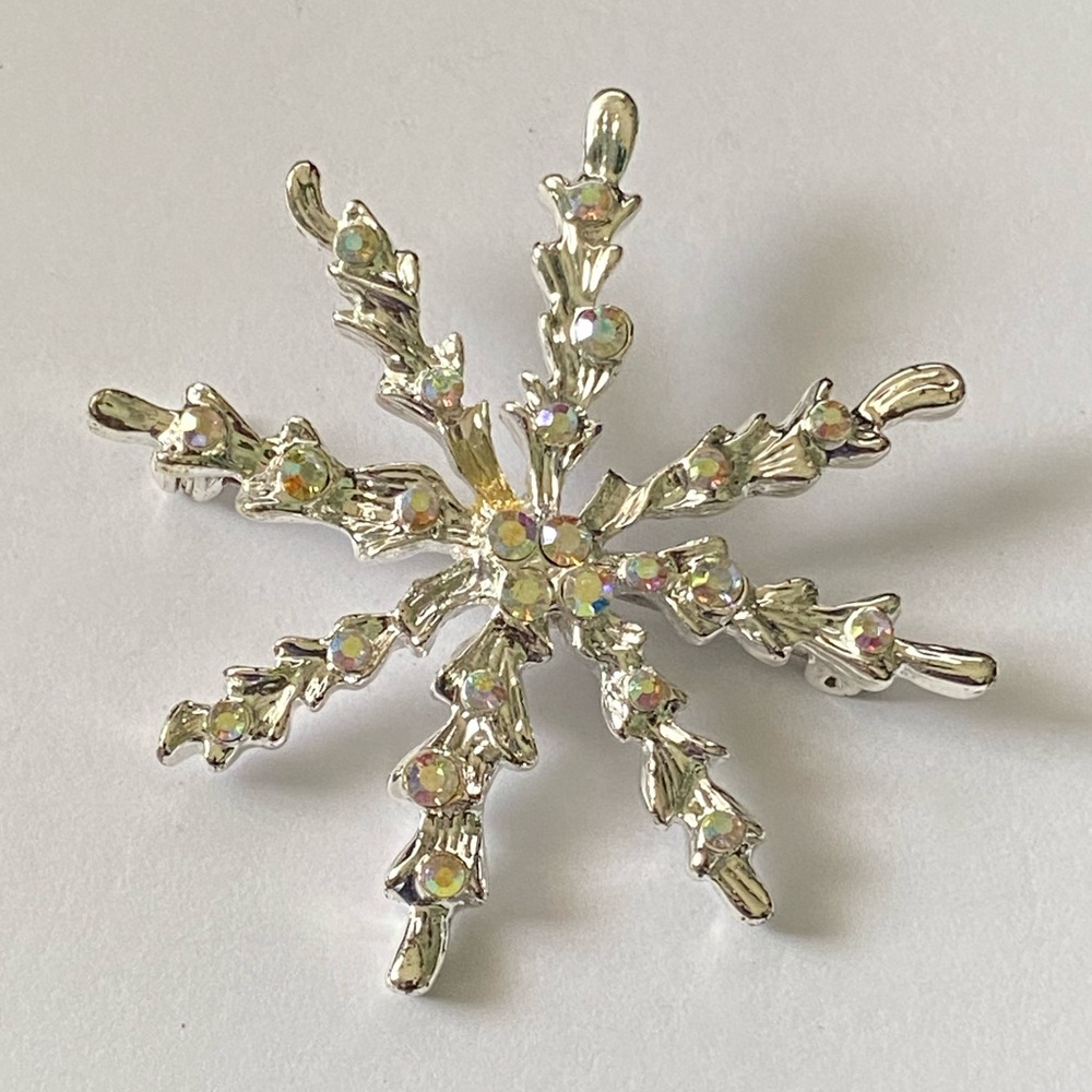 Vintage Aurora Borealis Rhinestone Silver Tone Snowflake Brooch Pin